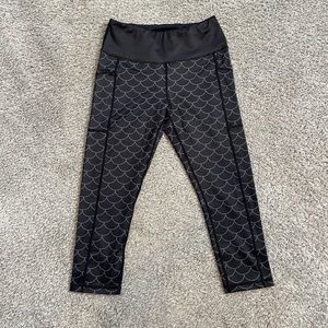 CVG Dragon Scales Capri Leggings